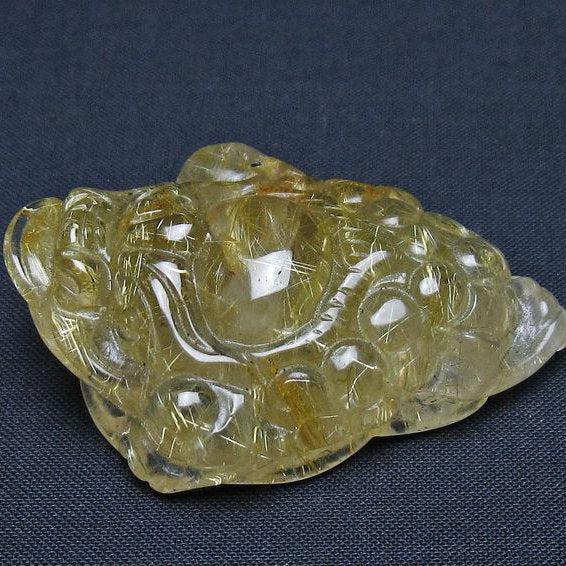 タイチンルチルクォーツ 手彫り 置物 キンセン 金蟾 一点物 145-1687
