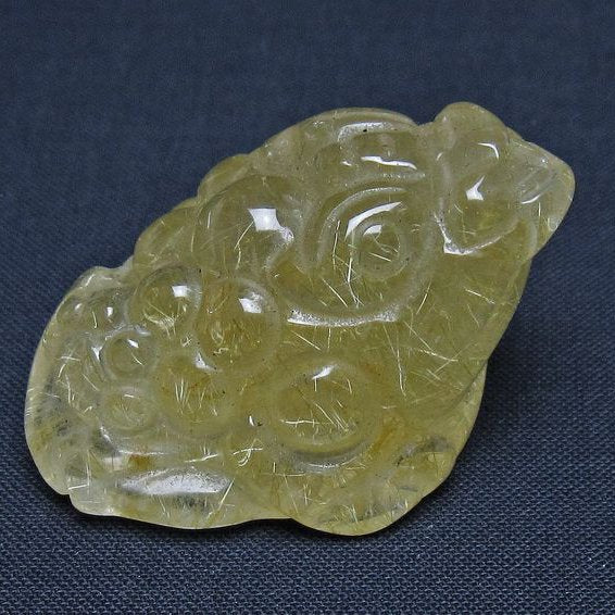 タイチンルチルクォーツ 手彫り 置物 キンセン 金蟾 一点物 145-1694