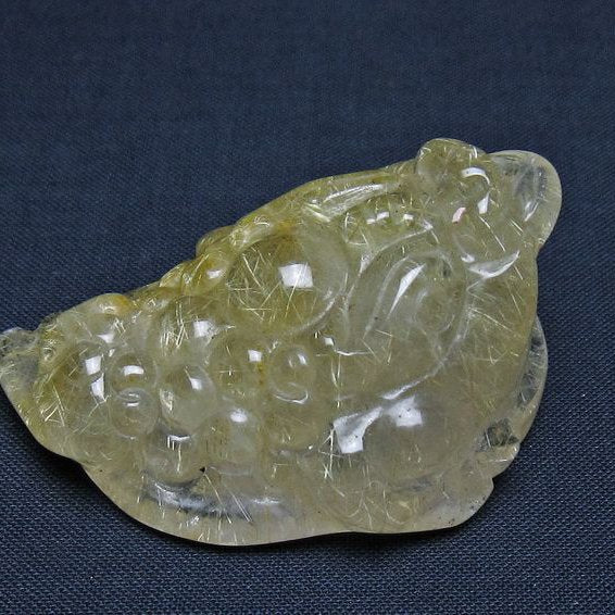 タイチンルチルクォーツ 手彫り 置物 キンセン 金蟾 一点物 145-1703