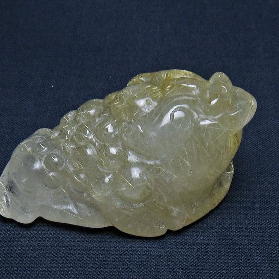 タイチンルチルクォーツ 手彫り 置物 キンセン 金蟾 一点物 145-1729