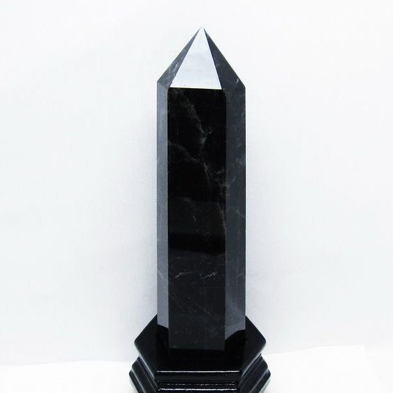 モリオン 六角柱 1.5Kg モリオン 黒水晶 六角柱 台座付属 一点物 152-4059 – 天然石