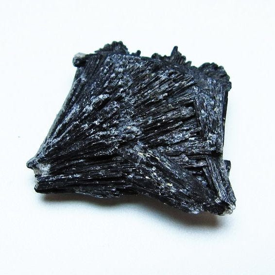 ブラック カイヤナイト 原石 一点物 171-7485