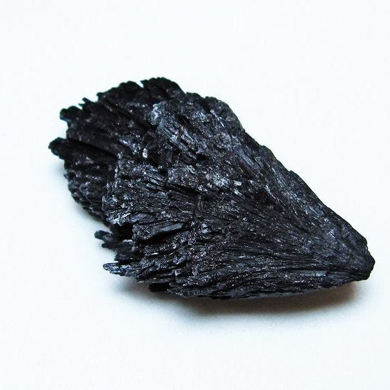 ブラック カイヤナイト 原石 一点物 171-7503