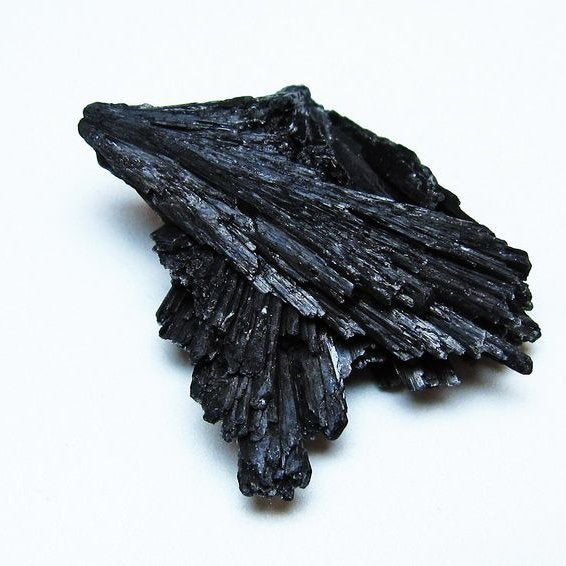 ブラック カイヤナイト 原石 一点物 171-7511