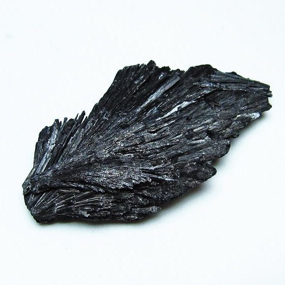 ブラック カイヤナイト 原石 一点物 171-7583