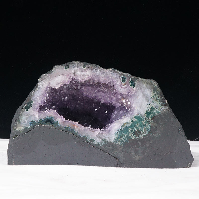 天然アメジスト 水晶 原石 アメジストドーム 重さ5.6kg 天然石 置物