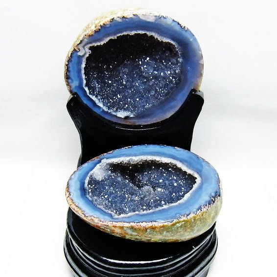 C2トレジャーメノウ 台付き 瑪瑙 風水 聚宝盆アゲート C2トレジャーメノウ 台付き 瑪瑙 風水 聚宝盆アゲート Amazon.co.jp