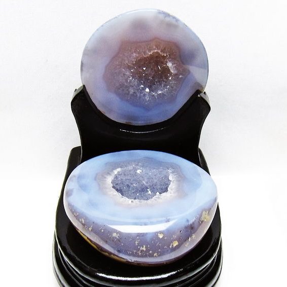 トレジャーメノウ 原石 置物 ジオード 風水 台座付属 一点物 送料無料