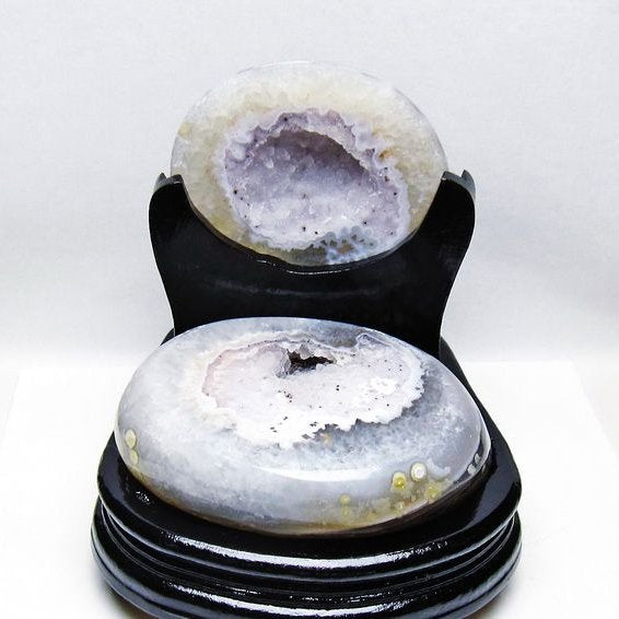 1.4Kg トレジャーメノウ アゲート ジオード 台座付属 一点物 175-1530