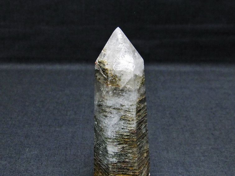 ガーデンファントム 六角柱 ガーデンクォーツ ポイント 庭園水晶 一点物 142-7429