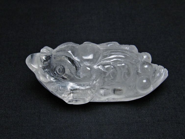 水晶 手彫り 置物 キンセン 金蟾 一点物 144-175
