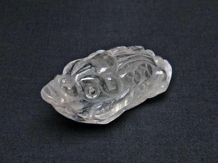 水晶 手彫り 置物 キンセン 金蟾 一点物 144-208