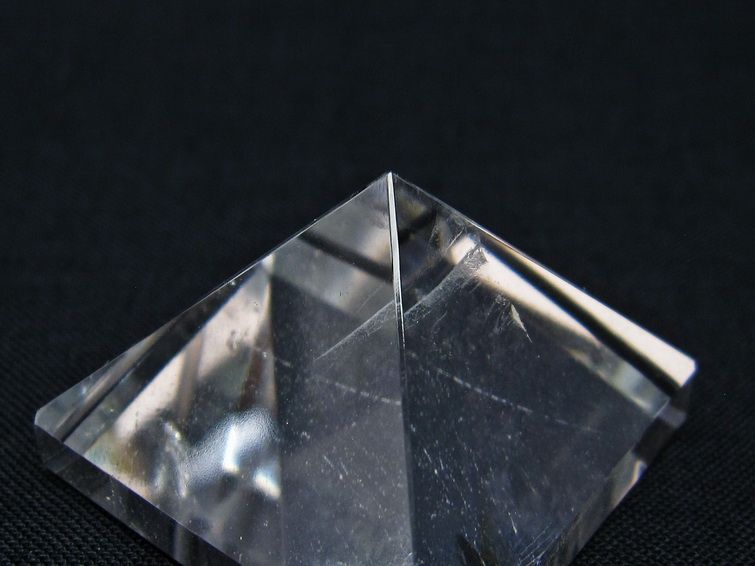 水晶 ピラミッド置物 一点物 145-1002