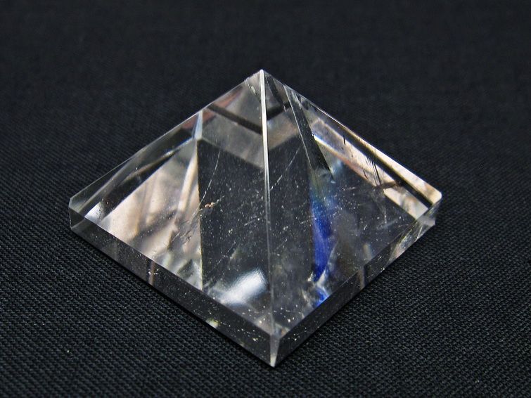 水晶 ピラミッド置物 一点物 145-1002