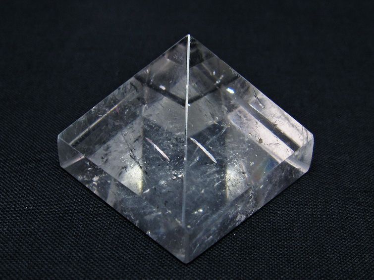水晶 ピラミッド置物 一点物 145-1005