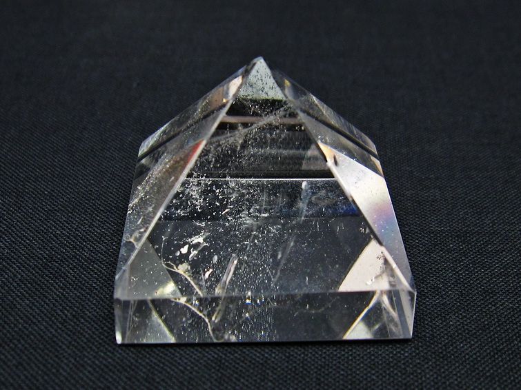 水晶 ピラミッド置物 一点物 145-1006