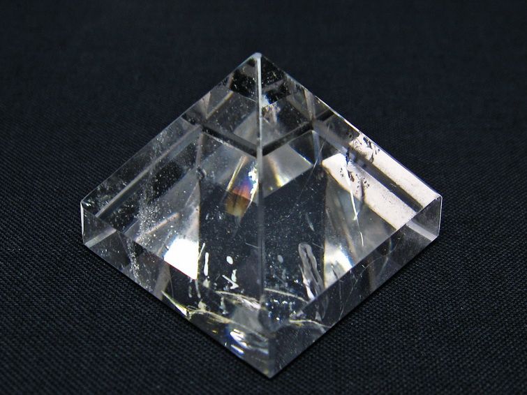 水晶 ピラミッド置物 一点物 145-1006