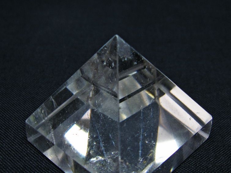 水晶 ピラミッド置物 一点物 145-1007