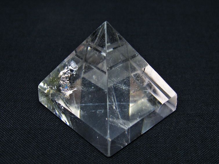 水晶 ピラミッド置物 一点物 145-1007
