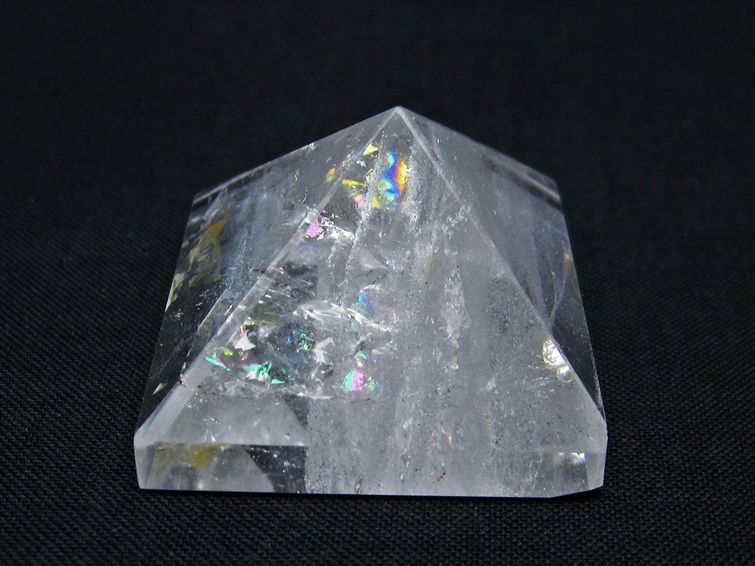 水晶 ピラミッド置物 一点物 145-1021