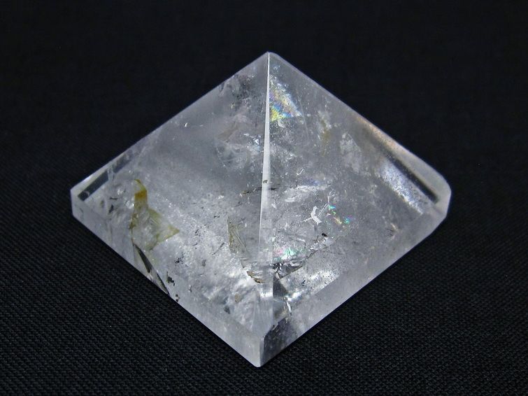 水晶 ピラミッド置物 一点物 145-1021