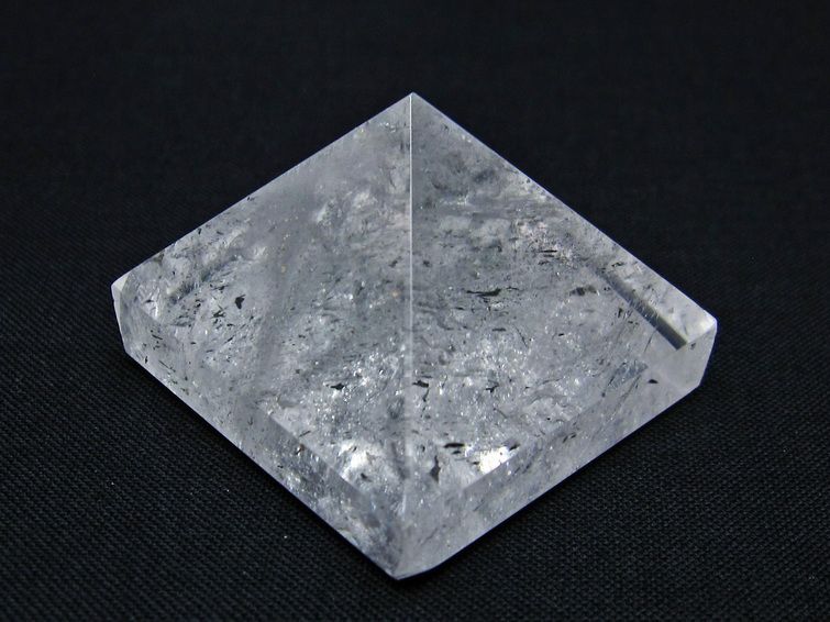 水晶 ピラミッド置物 一点物 145-1022