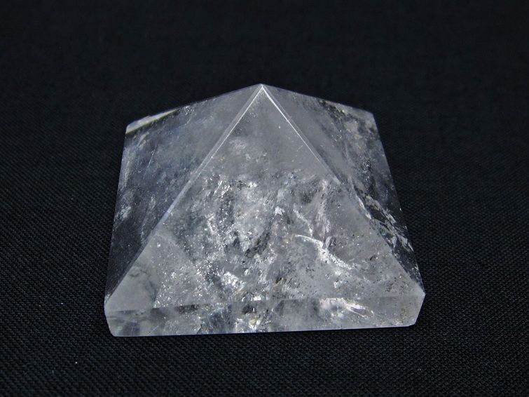 水晶 ピラミッド置物 一点物 145-1023