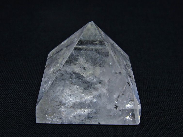 水晶 ピラミッド置物 虹入り 一点物 145-1026