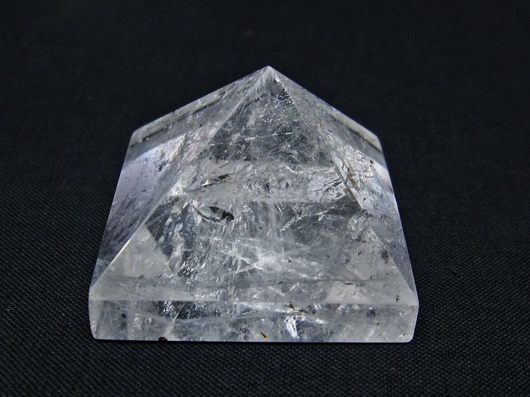 水晶 ピラミッド置物 一点物 145-1027