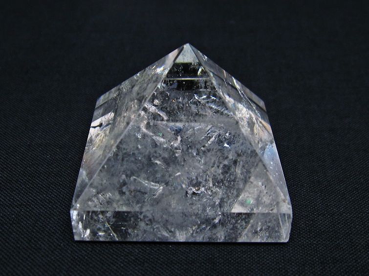 水晶 ピラミッド置物 一点物 145-1029