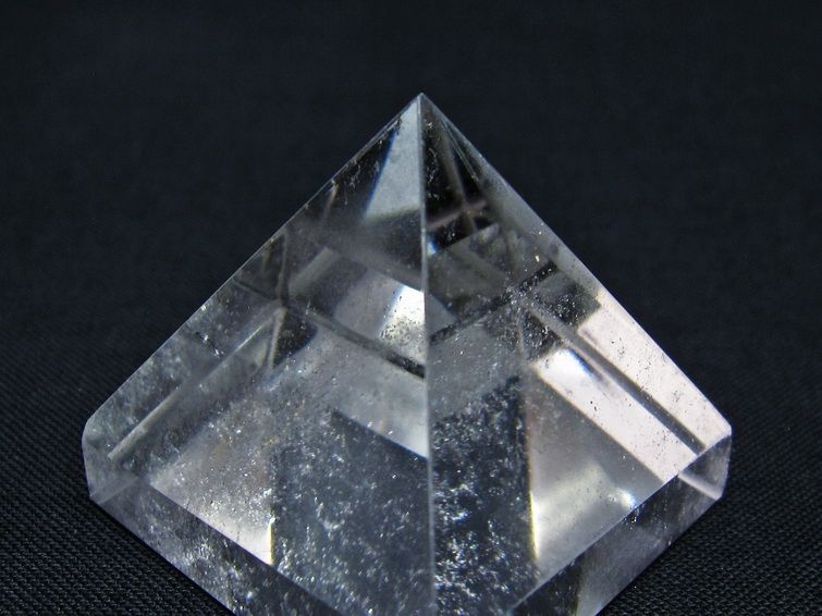 水晶 ピラミッド置物 一点物 145-1041
