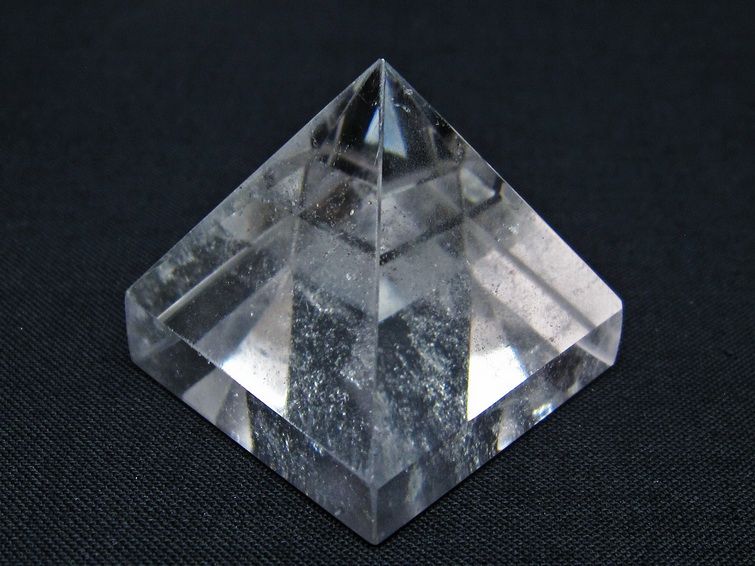 水晶 ピラミッド置物 一点物 145-1041