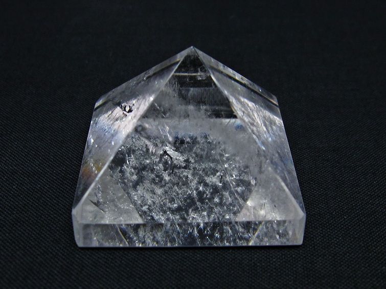 水晶 ピラミッド置物 一点物 145-1042
