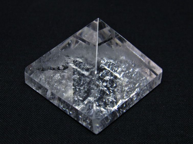 水晶 ピラミッド置物 一点物 145-1042