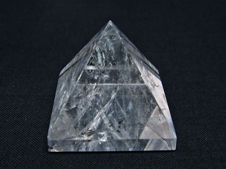 水晶 ピラミッド置物 一点物 145-1051