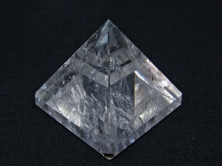 水晶 ピラミッド置物 一点物 145-1051
