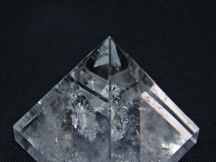 水晶 ピラミッド置物 一点物 145-1053
