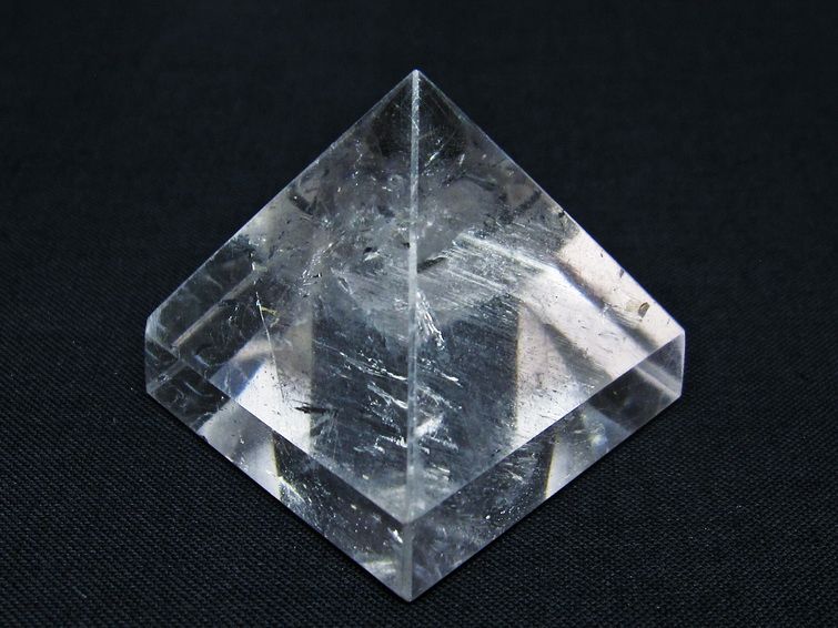 水晶 ピラミッド置物 一点物 145-1060