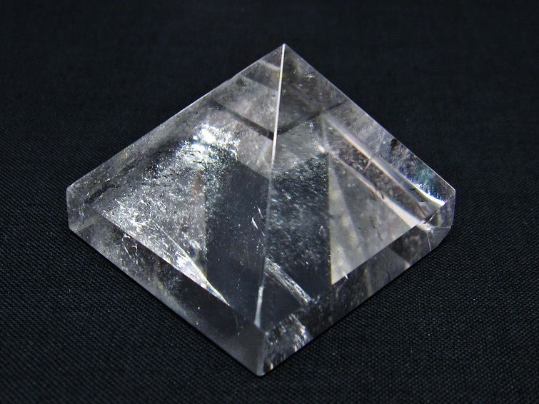 水晶 ピラミッド置物 一点物 145-1063
