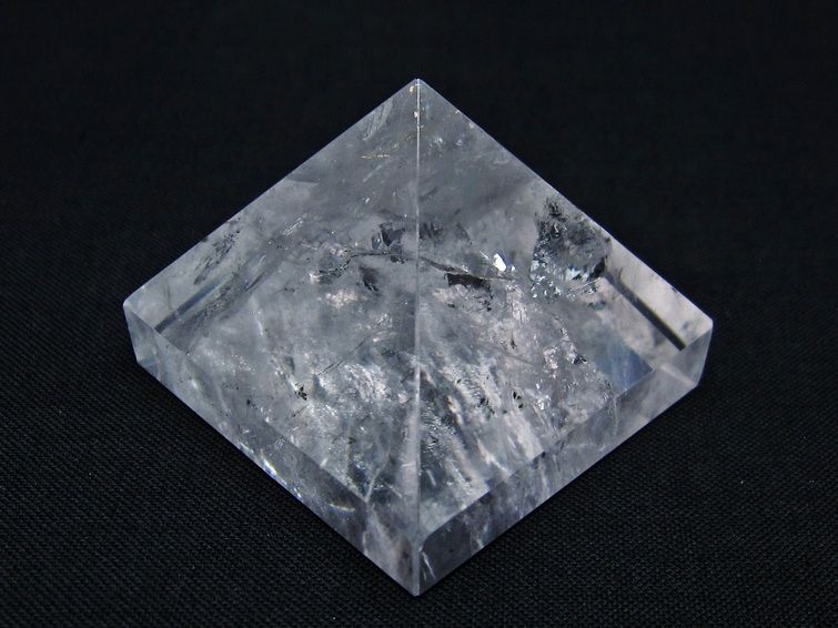 水晶 ピラミッド置物 一点物 145-1064