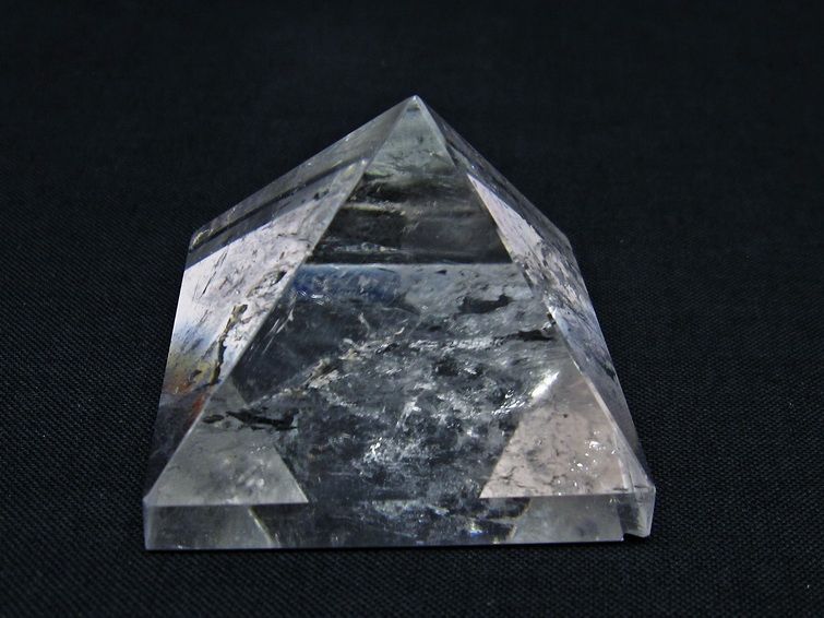 水晶 ピラミッド置物 一点物 145-1065