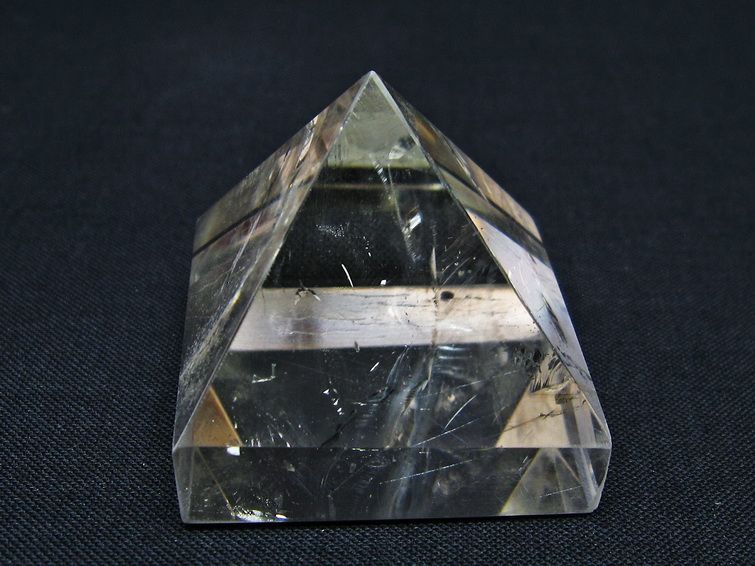 水晶 ピラミッド置物 一点物 145-1073