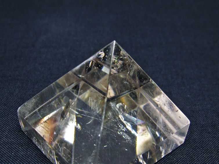 水晶 ピラミッド置物 一点物 145-1073
