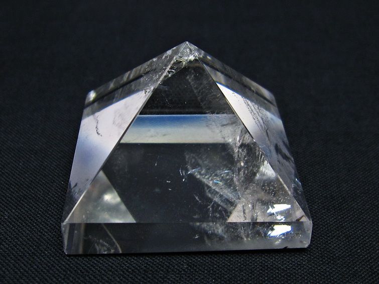 水晶 ピラミッド置物 一点物 145-1075