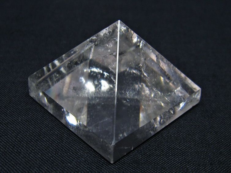 水晶 ピラミッド置物 一点物 145-1075