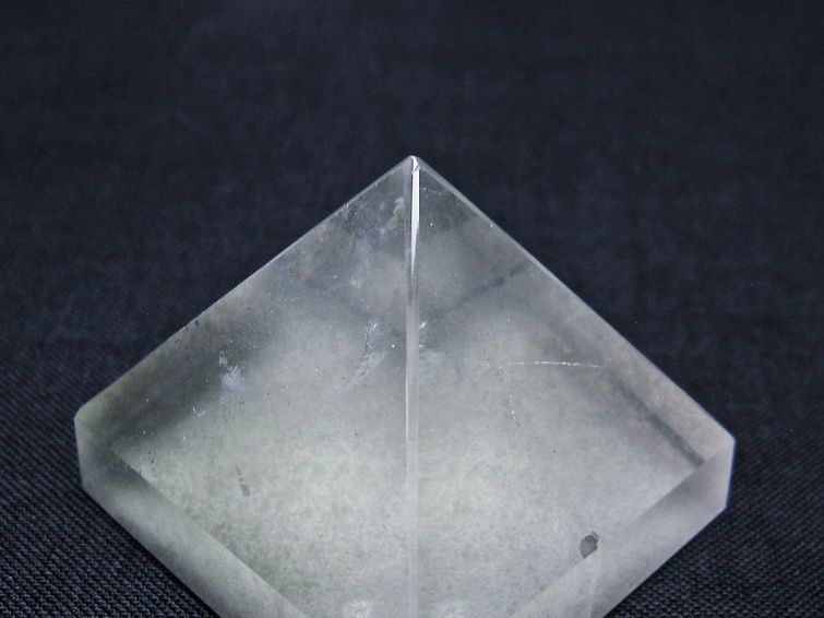 水晶 ピラミッド置物 一点物 145-1076