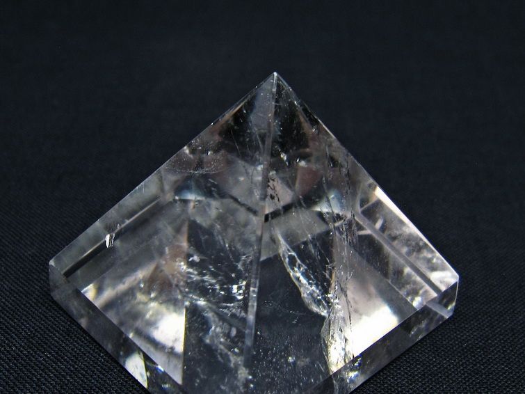 水晶 ピラミッド置物 一点物 145-1080