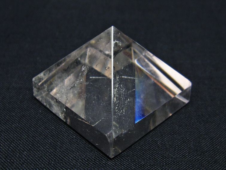 水晶 ピラミッド置物 一点物 145-1083