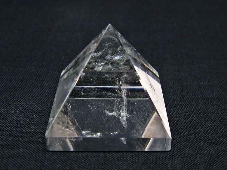 水晶 ピラミッド置物 一点物 145-1084