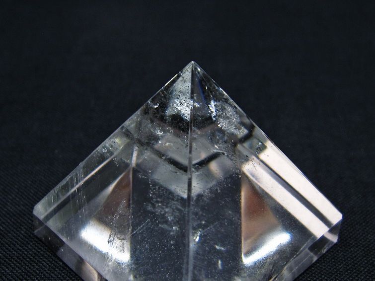 水晶 ピラミッド置物 一点物 145-1084